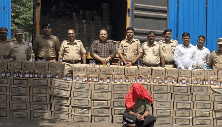 सासवडमध्ये १ कोटी ३३ लाखांचा अवैध मद्यसाठा जप्त