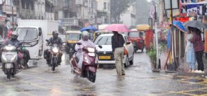 Heavy Rain in Pune। पुणे महापालिकेचे दावे ठरले फोल : तासभराच्या पावसाने रस्ते जलमय