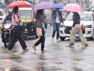 Heavy Rain in Pune। पुणे महापालिकेचे दावे ठरले फोल : तासभराच्या पावसाने रस्ते जलमय