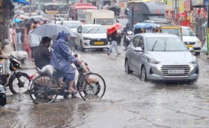 Heavy Rain in Pune। पुणे महापालिकेचे दावे ठरले फोल : तासभराच्या पावसाने रस्ते जलमय