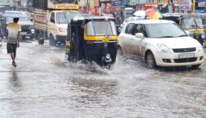 Heavy Rain in Pune। पुणे महापालिकेचे दावे ठरले फोल : तासभराच्या पावसाने रस्ते जलमय