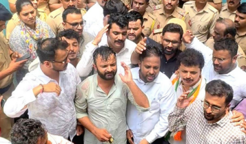 pune youth congress protest over poisonous liquor case