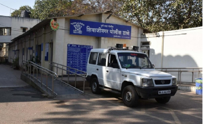 pune bharati vidyapeeth police fir 17 policemen﻿